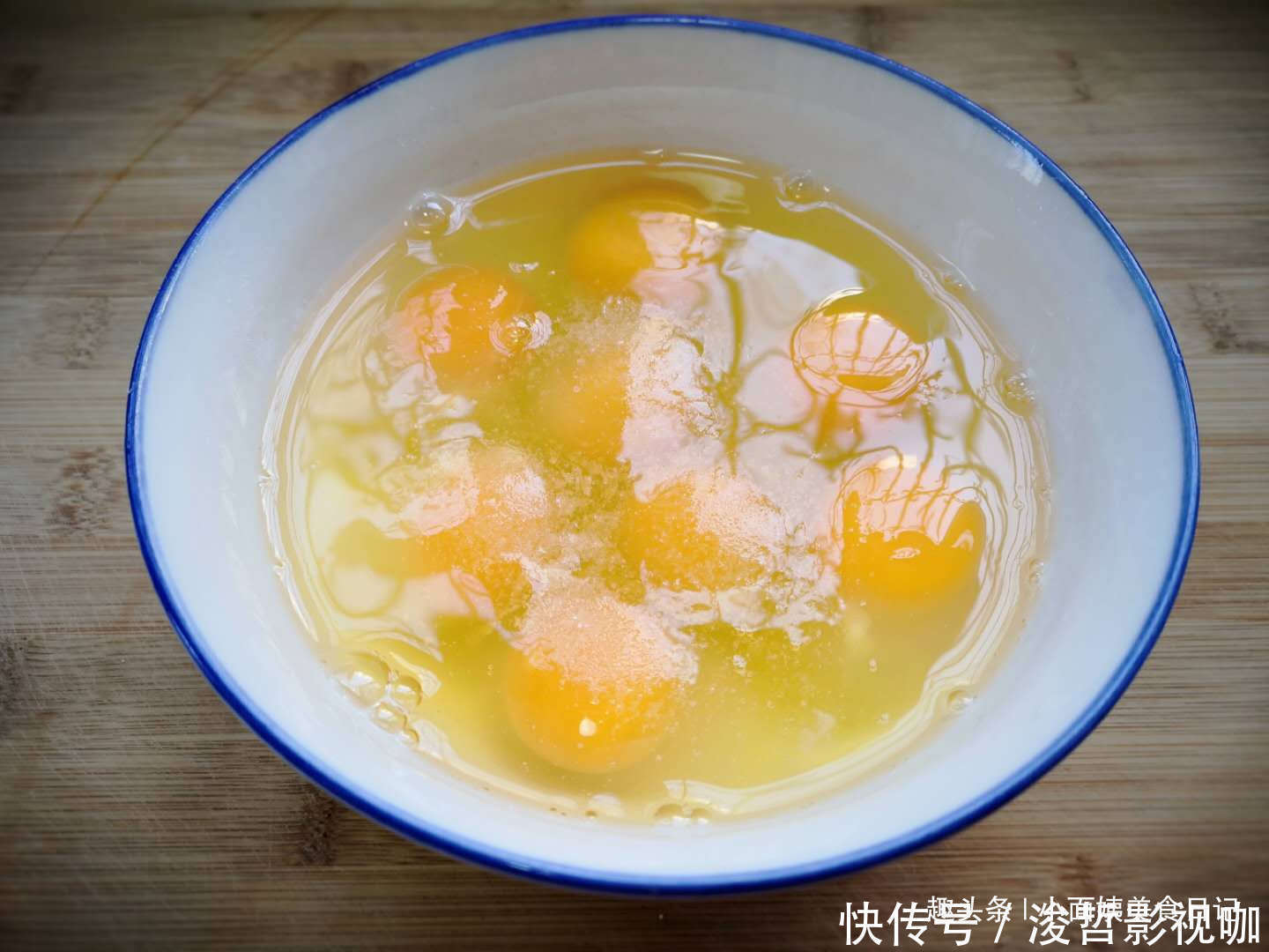 搅拌均匀|做韭菜鸡蛋馅饺子，“最忌讳”放它，很多人弄错，难怪饺子不好吃