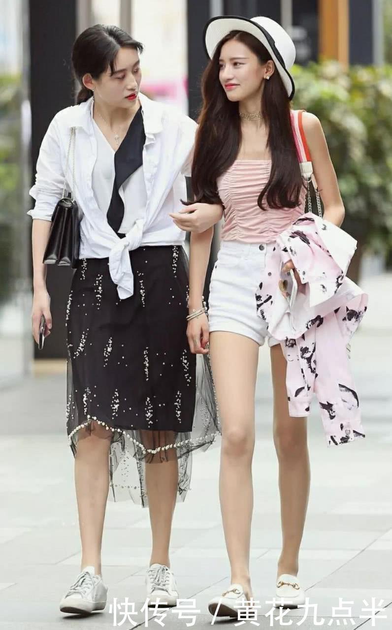 气质小姐姐薄纱连衣裙女人味儿十足,体态丰韵,婴儿肥的感觉刚刚好