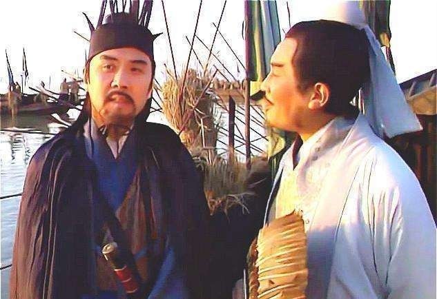 曹操|草船借箭曹操为何不放火箭?鲁肃:多亏没放,诸葛还藏了一计