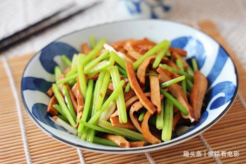 晚餐要多吃这道素菜,低油低脂,少油少盐,多吃健康又减脂