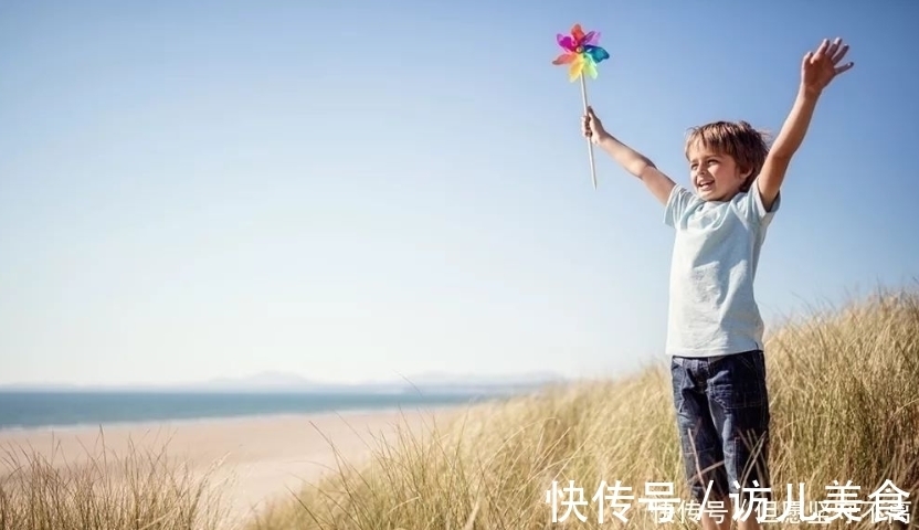 嗯哼|晚一年上学,对孩子是爱还是害尤其是男孩,这件事越早知道越好