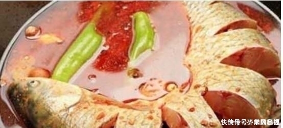 烧鱼时,去腥加酒加醋是大错特错学会这一招,上桌连汤汁都不剩