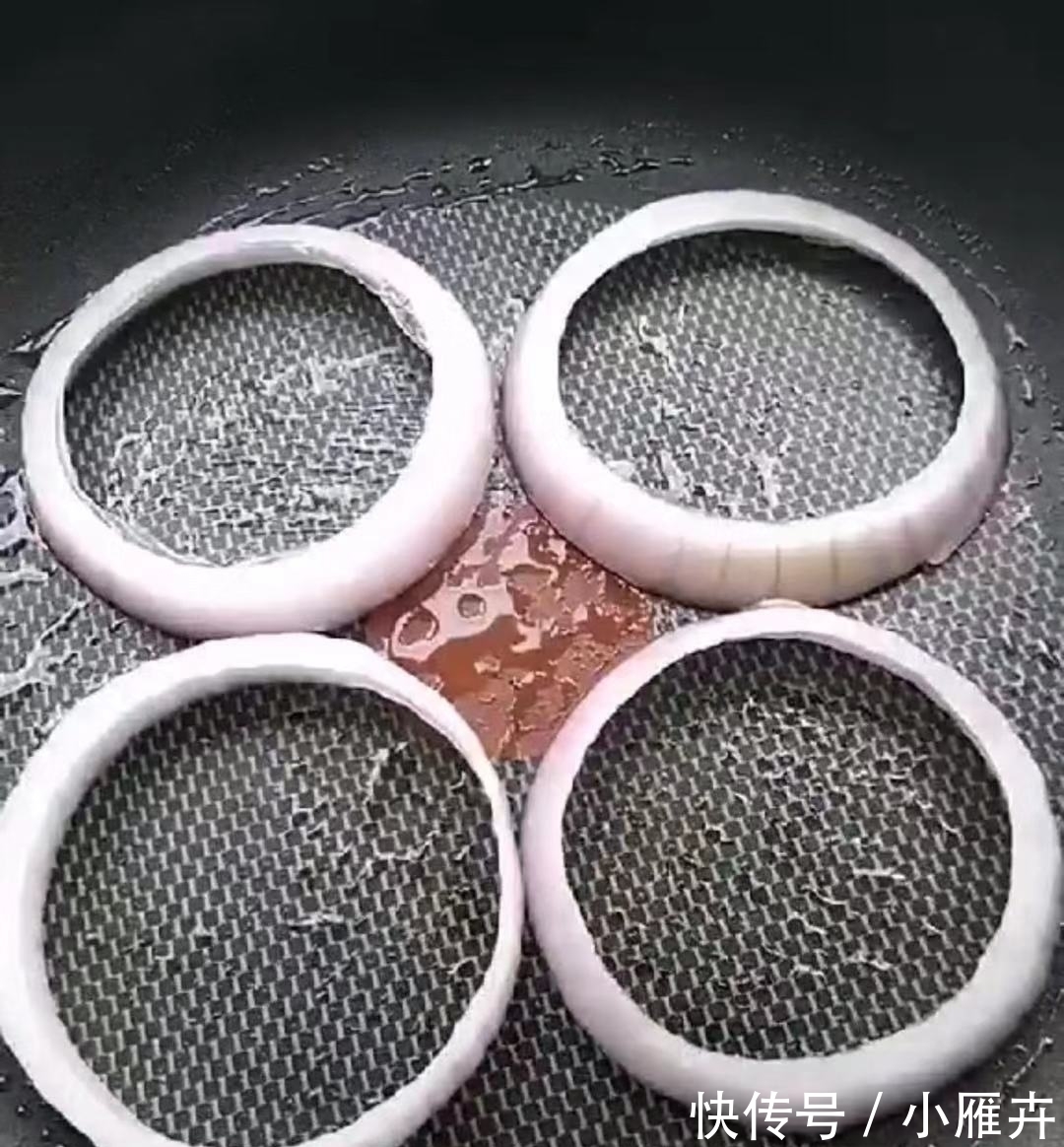 小丁|洋葱鸡蛋饼:口感香甜酥脆,简单又美味的早餐,大人小孩都爱吃~