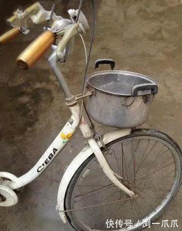 |搞笑GIF:说实话,就这个背影,我已经不在乎面貌了