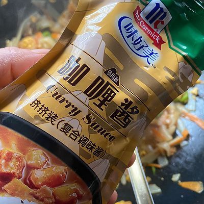 玉米|咖喱酱鸡蛋玉米热狗肠炒河粉