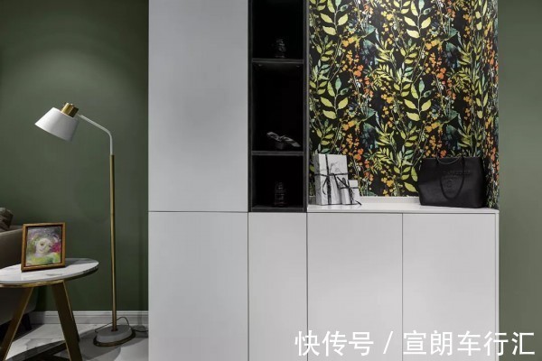 主卧室|125平的现代风三房，有着梦幻感的背景墙，好让人喜欢