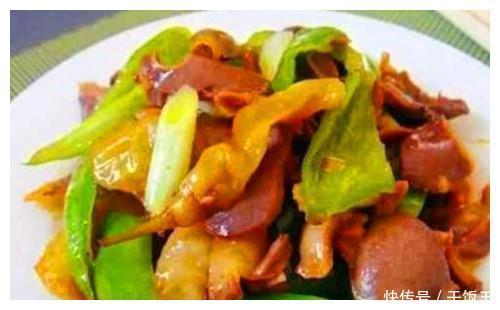 美食精选:泡椒炒鸡胗,口味啤酒龙虾,剁椒焖鸡翅,泡菜肉末豆腐的做法