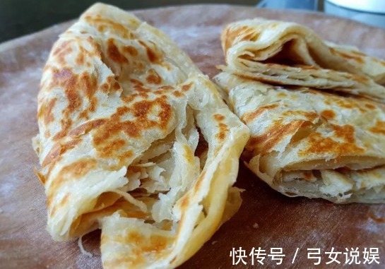 发面|电饼铛烙饼总发硬那是你用错方法，教你一招破解，饼香软有层次