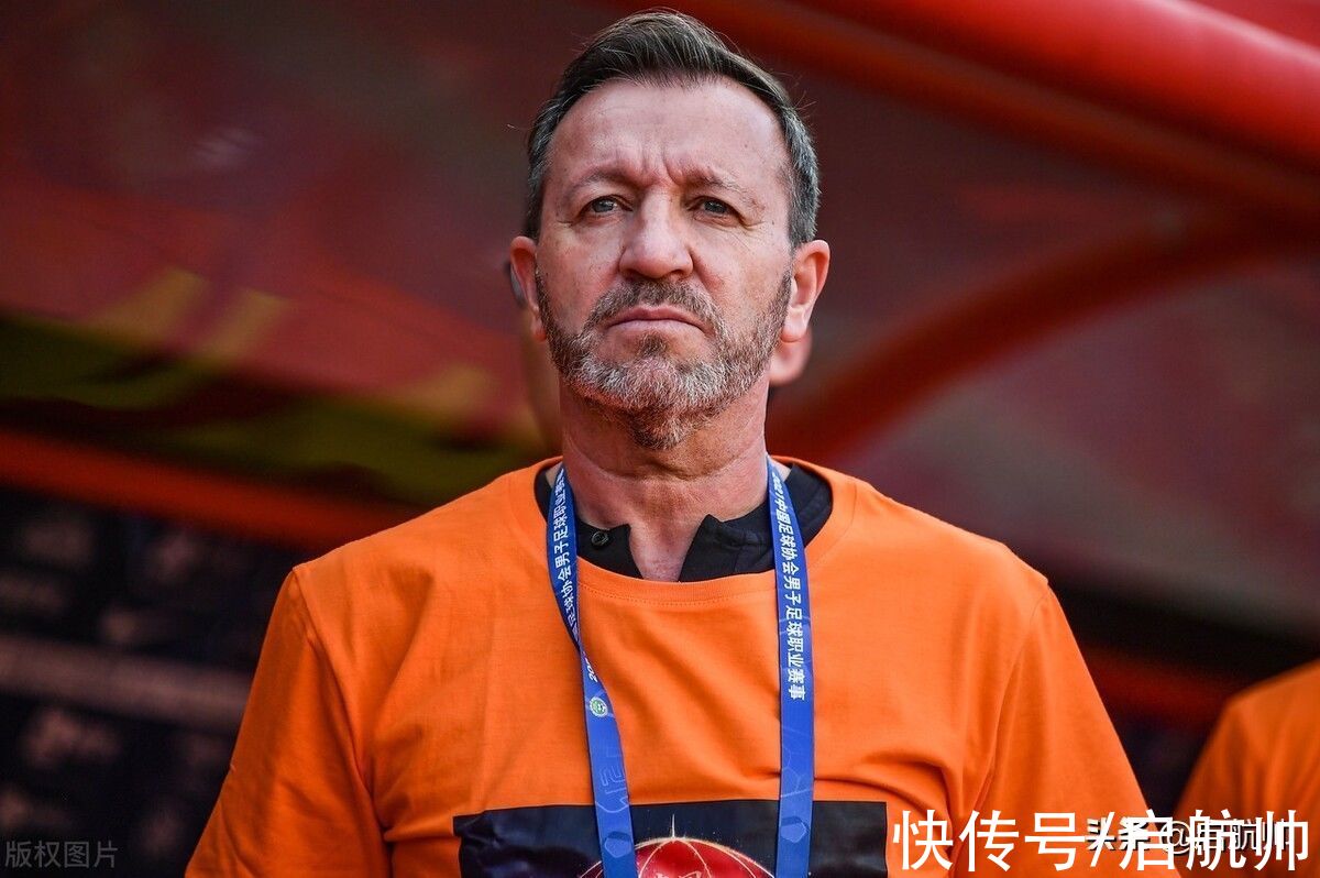 王永珀|为丧失亚冠资格埋单？卡洛斯下课由张效瑞顶替，深足海报耐人寻味