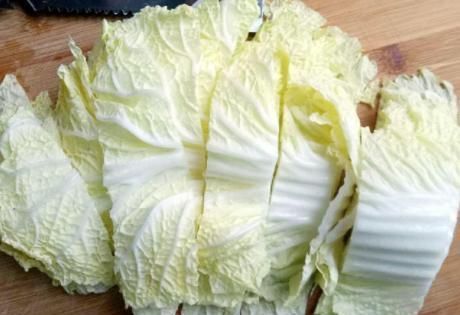 白菜炖豆腐,别直接就下锅,教你小窍门,豆腐鲜嫩白菜清爽