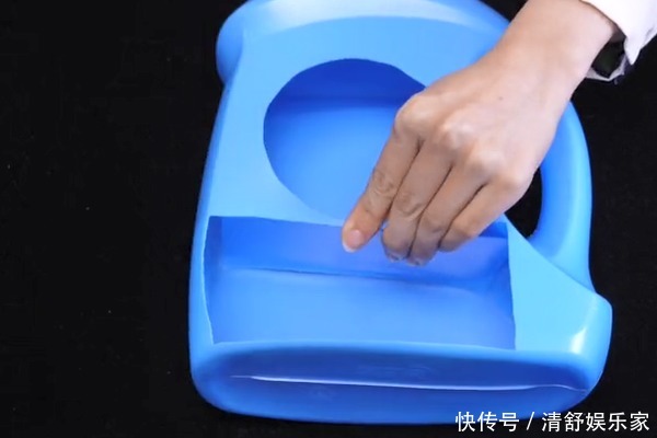 空洗衣液|洗衣液瓶子不要扔,简单切几刀,放在床上,全家人都抢着用!