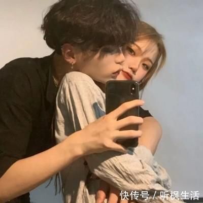 情侣头像|超火“真人”INS情侣头像:好像没那么喜欢你,可是满脑子又都是你