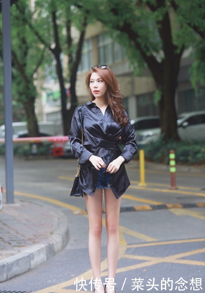 最美|最美街拍:黑色系女王风范,回眸一笑性感频生