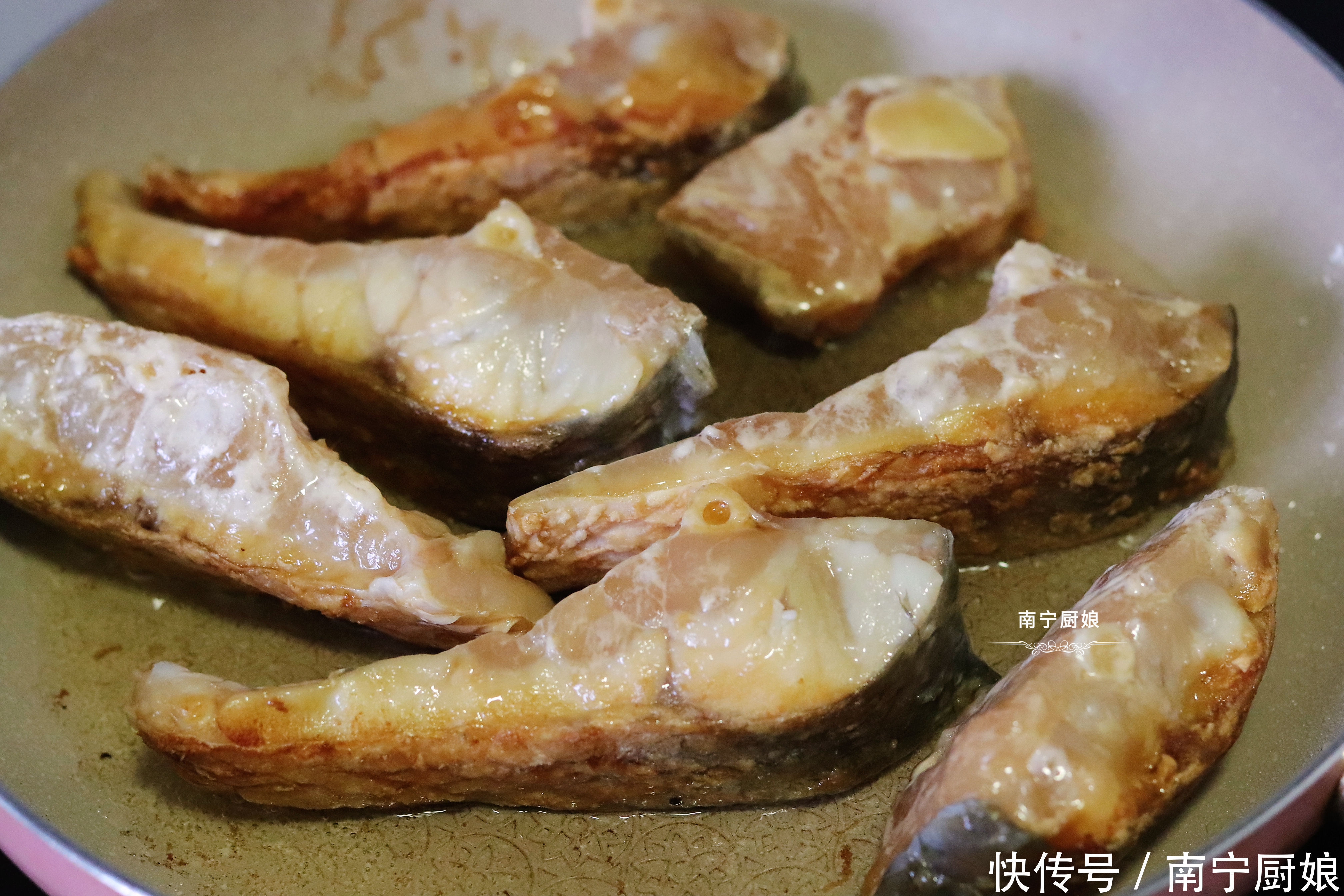 食用油|我家一周要吃7次的鱼肉做法,鲜香嫩滑又入味,吃一次就让人难忘