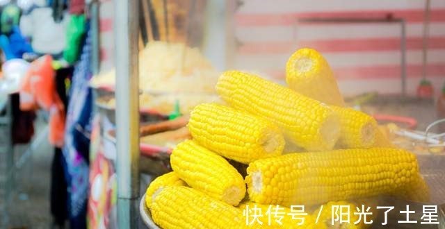 香甜|玉米大量上市，煮的时候多放这2样，玉米香甜软糯，比买的好吃！