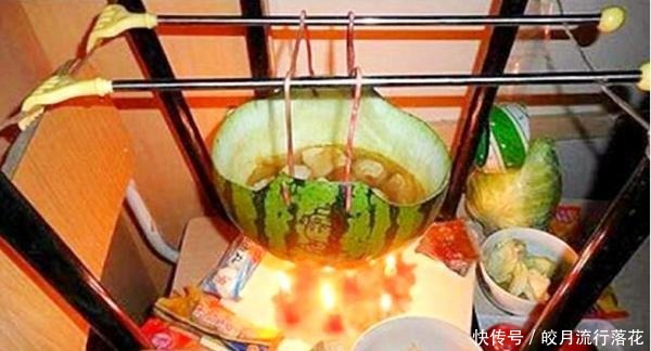 被学校逼出的坚强，饮水机煮火锅，熨斗烤牛排，没试过叫大学生