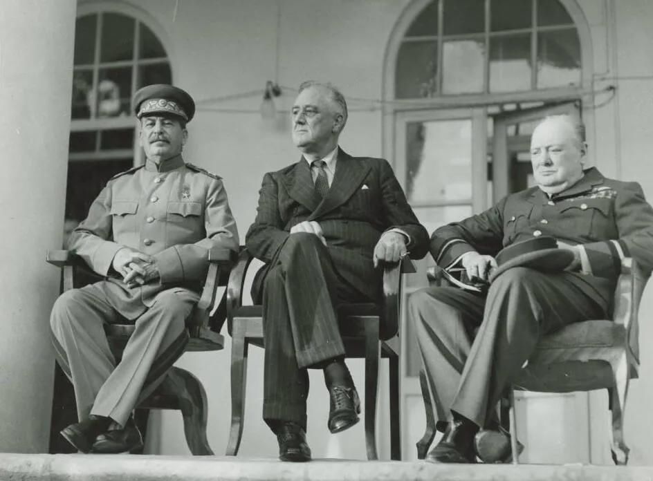 演说|已经离任的首相丘吉尔，为何一番铁幕演说就开启几十年的美苏冷战