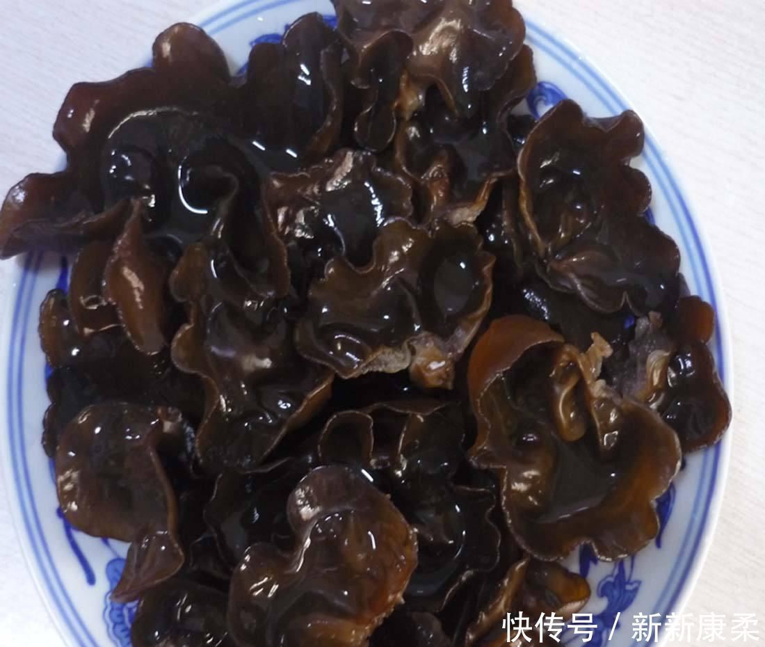 延缓衰老|黑木耳的“最佳搭档”找到了，清毒排垃圾，延缓衰老，谁吃谁健康