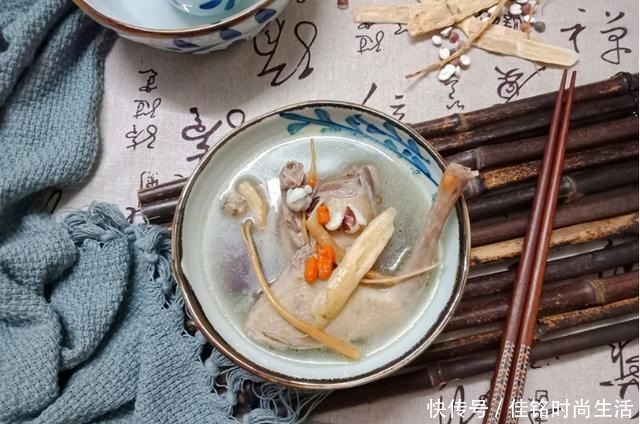 拥有非常|鸽子汤用什么辅料这几种食材是“良配”,汤鲜肉嫩,营养翻倍
