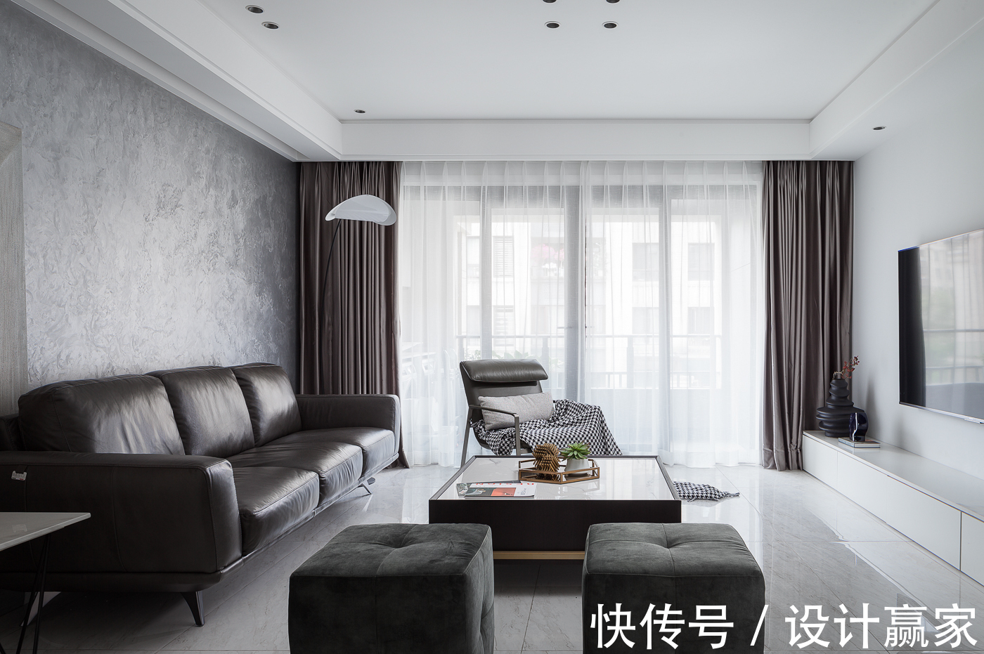 女主人|125㎡简约四居,黑白灰+暖色,一眼就爱上,无以复加