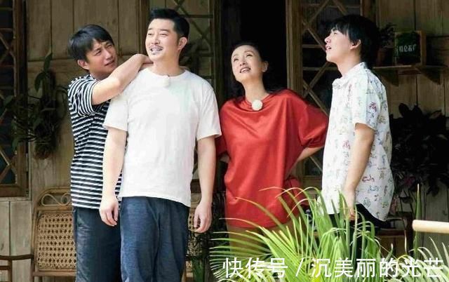 李晨晒出《跑男》合照，有谁注意郭麒麟的脚，比五位女嘉宾还亮眼