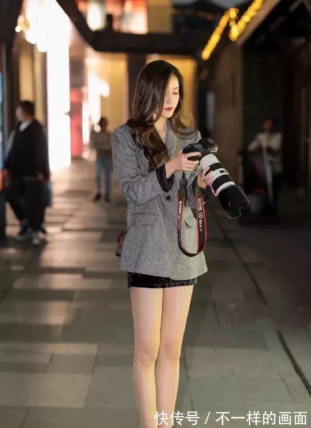针织连衣裙 高跟鞋时尚穿搭,凸显出女性身上的迷人魅力,紧致又靓丽