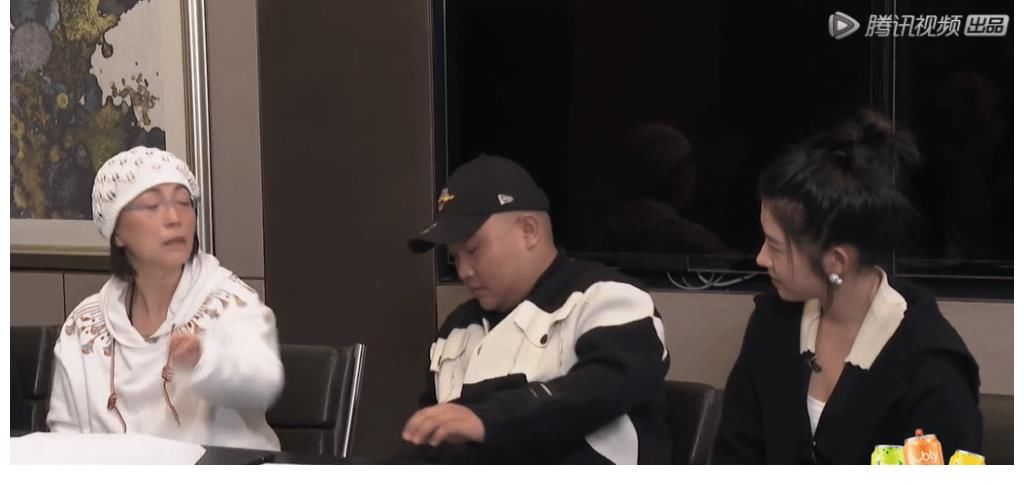 《導(dǎo)演請就位》最新一期，蔡康永是故意輸?shù)模蛴?個(gè)