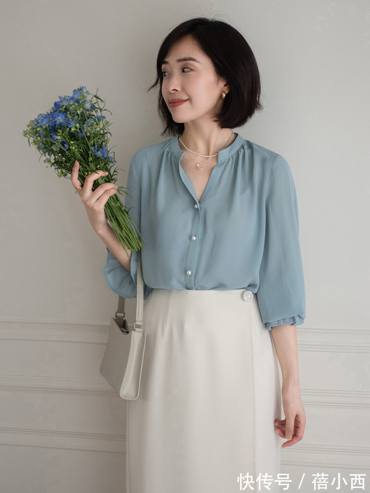 世面|见过世面的女人,入秋第1套穿搭首选“高跟鞋+半身裙”,高级优雅