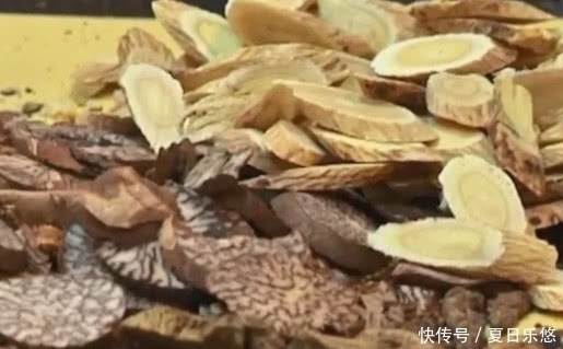 農(nóng)村一種植物,與艾草相似,被稱為“天下第一草”