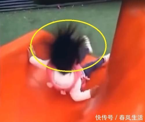 保湿|“蒲公英”萌娃走红,耍完滑梯头发根根冲天,网友:这发型太秀了