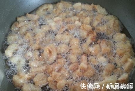 乳白色|熬猪油只放水就错了，教你1招技巧，猪油香浓白净不腥，放得久