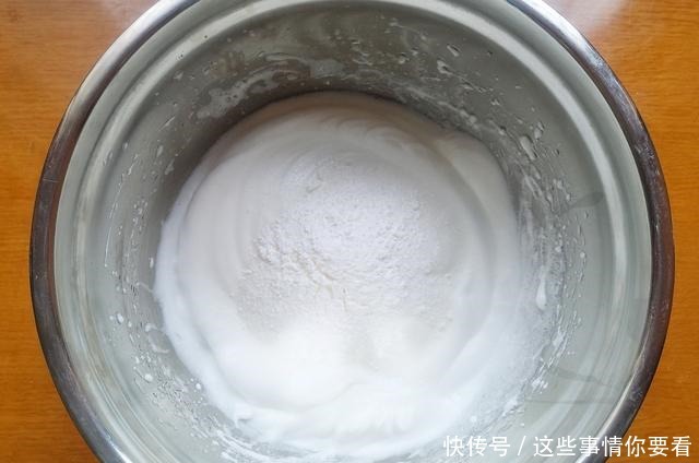 柠檬别只知道泡水喝,用来做蛋糕,滋味妙不可言,口味清新好喜欢