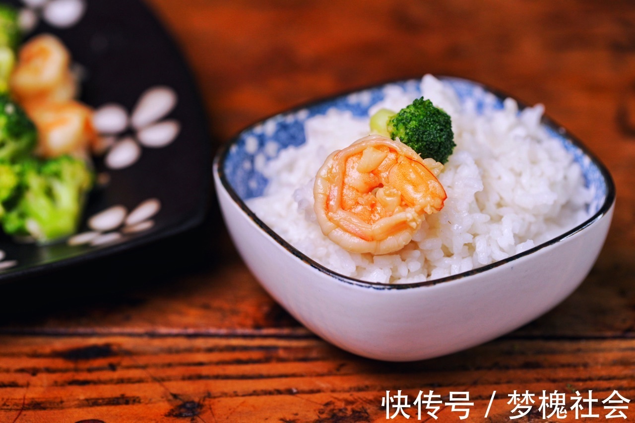 营养健康|西兰花炒虾仁在家做，营养健康，美味好吃