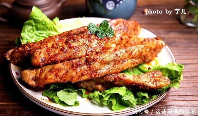 想吃烤串不用去烧烤摊,自己在家做,外焦里嫩,干净卫生,真解馋