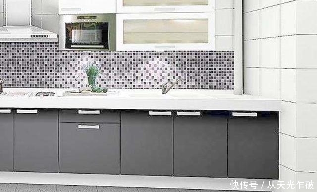 实用|头一次见师傅这么装厨房橱柜,聪明人都会装这种,太实用了
