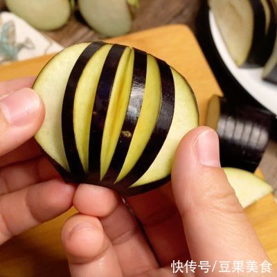 年夜饭必备～日食记也推荐的「糖醋灯笼茄子」，开胃下饭巨好吃