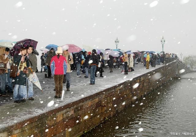 王玉霞@33首咏雪诗词:茫茫大地雪风寒，银素飘零自苦单