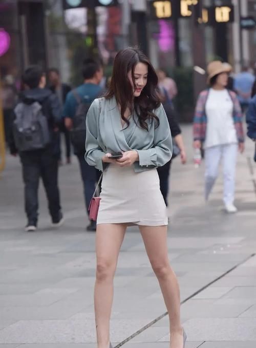  选择|想要穿搭更显魅力十足，选择雪纺上衣和A字裙来提升你的外在美！