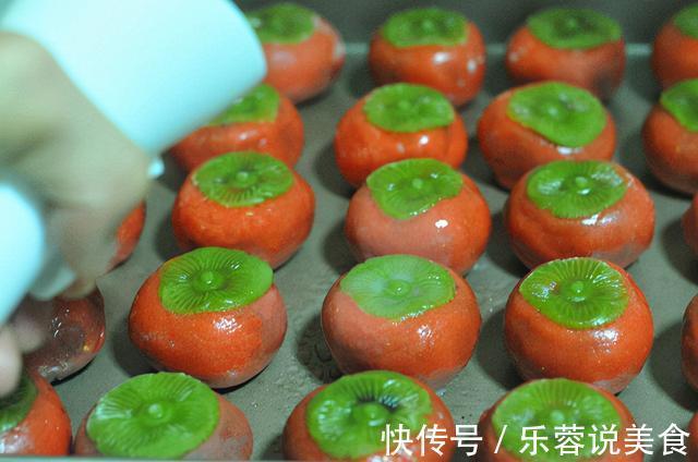 今年火爆的''好事发生''月饼，你也试试吧，月饼艳丽，只需一招