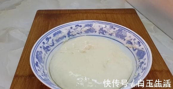 酥脆|早上给家人炸点油饼，一口酥脆，搭上一碗豆腐脑，吃完浑身舒坦