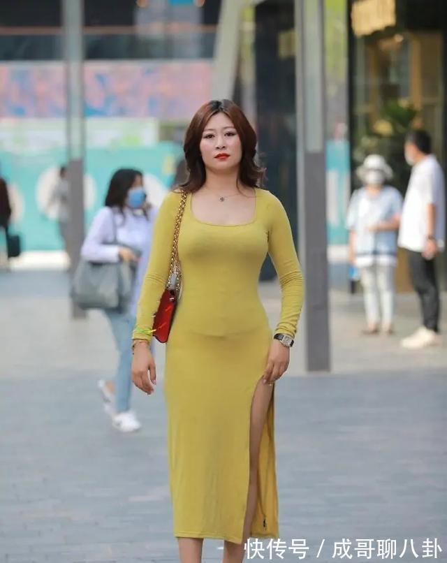 连衣裙|瑜伽裤容易搭配各种造型,尽显极致女人魅力,仙气十足