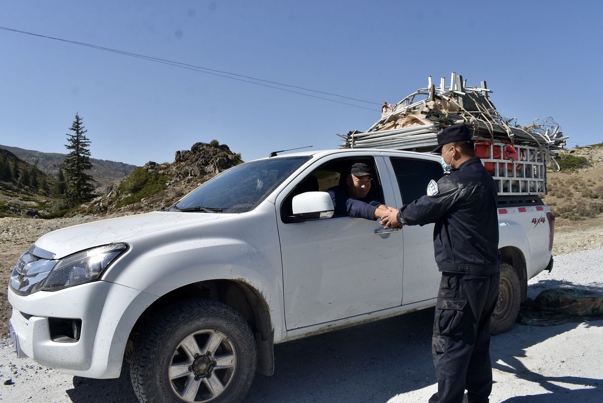 新疆阿勒泰|新疆阿勒泰：移民警察上演“火速救援”