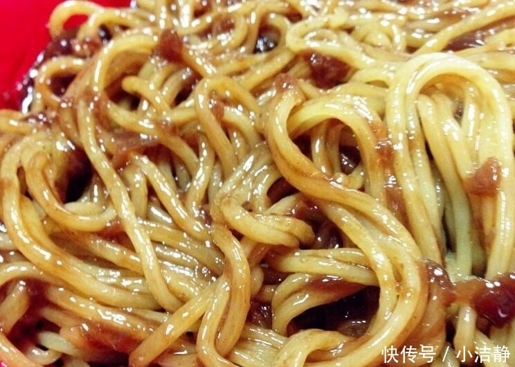 两碗|面条用水煮好吃？老师傅传一招，比炸酱面好吃百倍，一次能吃两碗