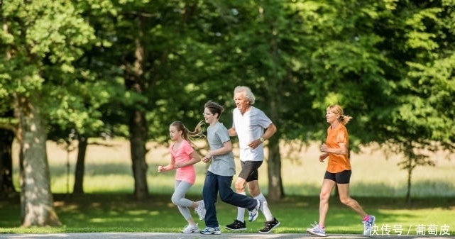 47岁男子坚持做二事,甘油三酯从7.6降到1.6,血管通透头不晕