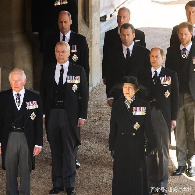 王室用珠宝寄托哀思！英女王佩戴“压箱底”胸针，隐藏浪漫的深意