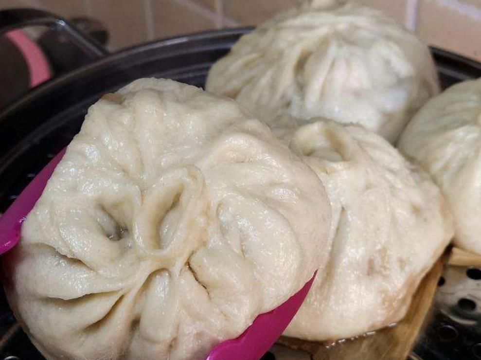 蒸包子塌陷还回缩，原因出在哪？包子铺大妈教我诀窍，学会太受用