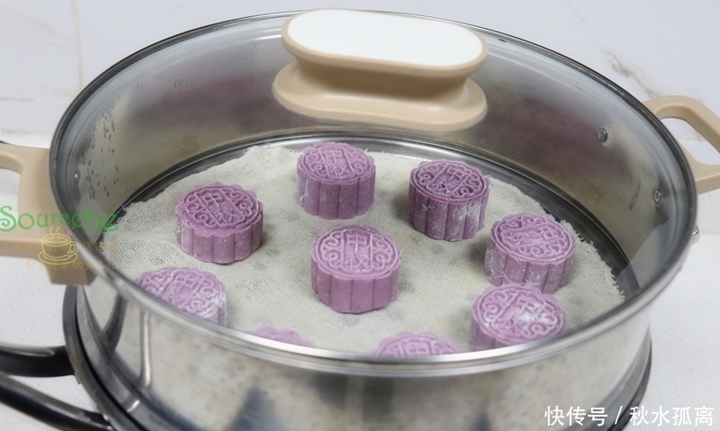 糯米粉|月饼新做法,比冰皮月饼简单,比广式月饼少糖,软糯香甜很好吃!