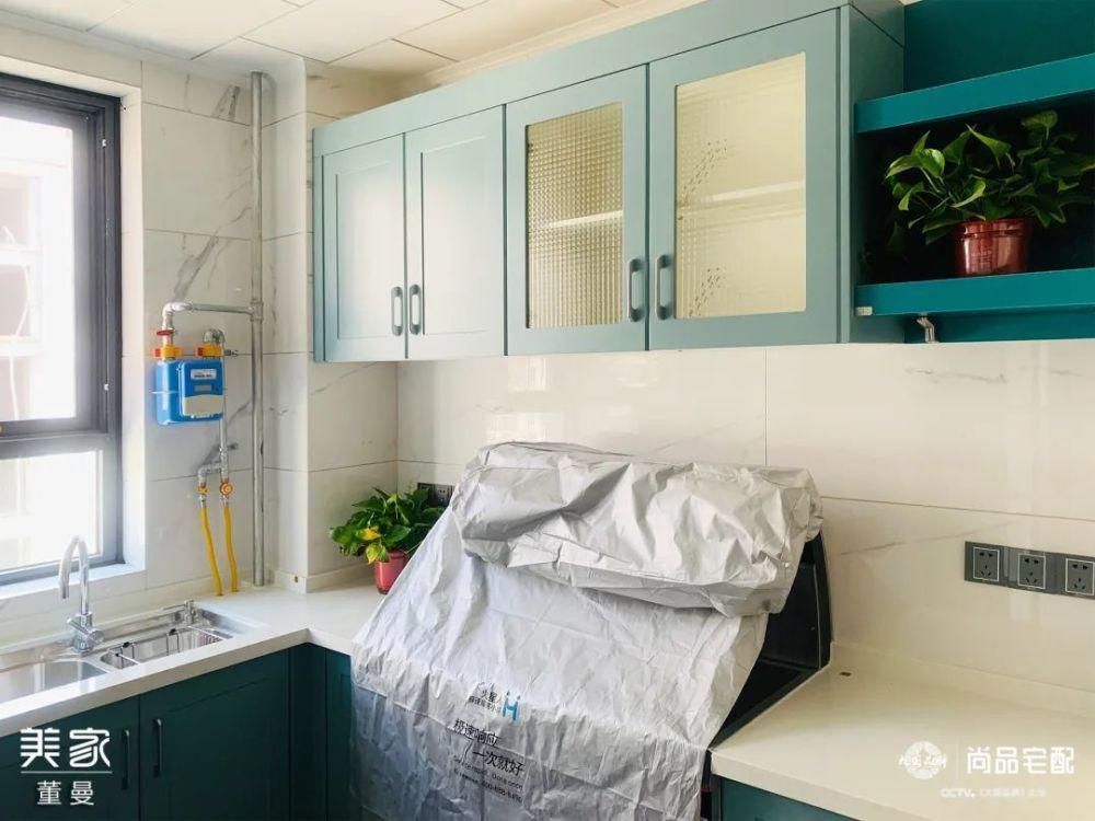 背景墙|邻居说打死都不装休闲阳台?看完她家,瞬间上头了!