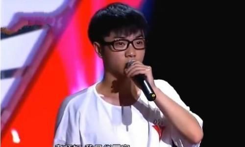 小声|华晨宇演唱会中场休息忘关麦,他小声嘀咕9个字,明星不好当!