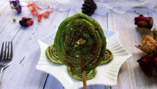  形状|把豇豆角做成棒棒糖的形状，孩子看着就高兴，好吃又好看